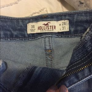 3R 26 hollister ripped jeans